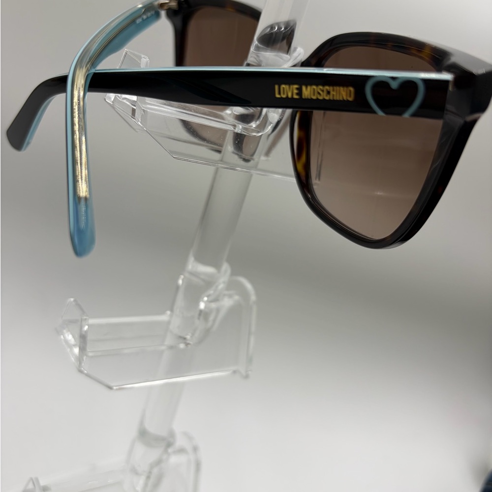 New Love Moschino NEW Sunglasses with Green Case - Picture 2 of 6